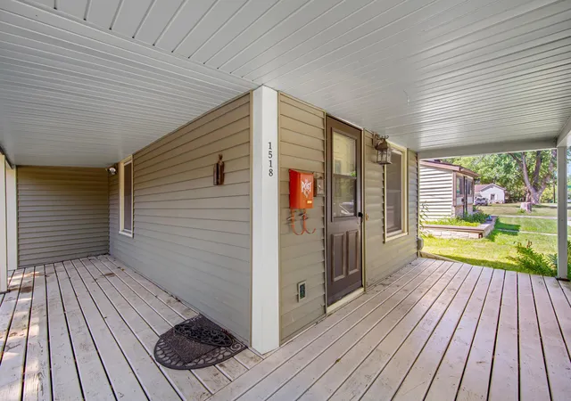 Photo 4 of Single family home for sale at 1518 4th Avenue, Mankato, MN 56001 | MLS# 7138497 | Listing updated on 2026-09-04