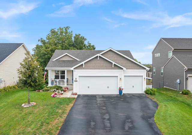 Photo 2 of Sale Pending at 1515 138th Street E, Rosemount, MN 55068 | MLS# 7138500 | Listing updated on 2026-09-30