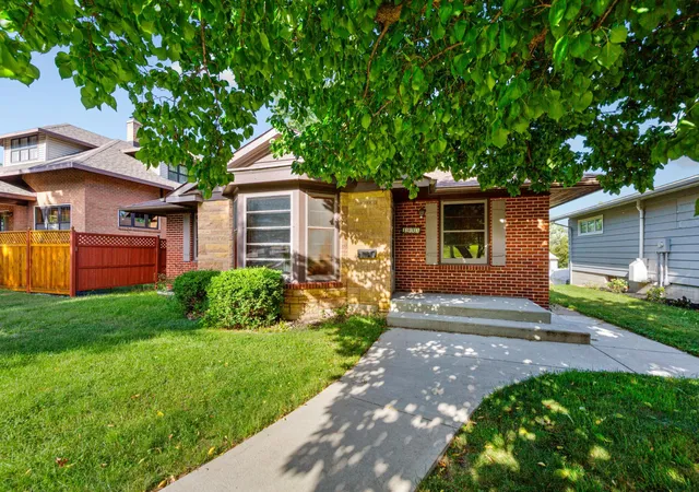 Photo 1 of Single family home for sale at 1005 S Minnesota St, New Ulm, MN 56073 | MLS# 7138509 | Listing updated on 2026-09-18