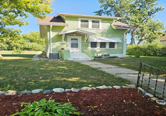 Photo 1 of Sale Pending at 822 4th Avenue, Madison, MN 56256 | MLS# 7138513 | Listing updated on 2026-09-19