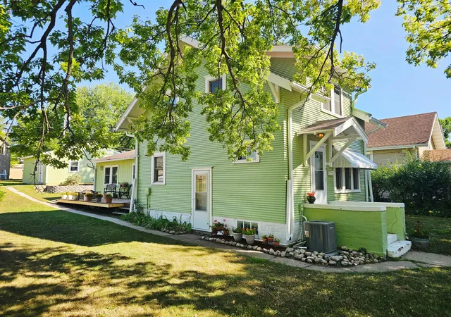 Photo 3 of Sale Pending at 822 4th Avenue, Madison, MN 56256 | MLS# 7138513 | Listing updated on 2026-09-19