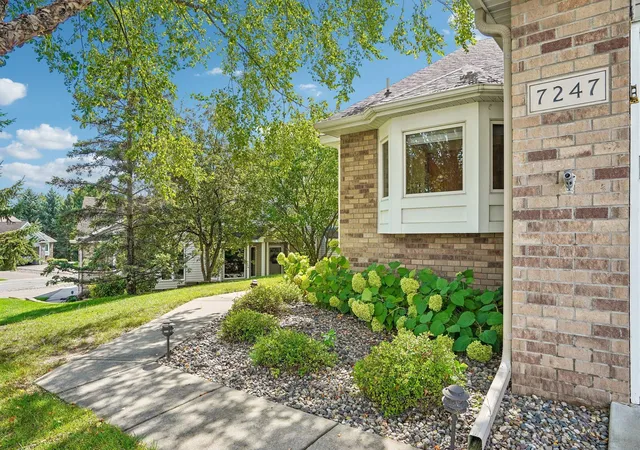 Photo 3 of Single family home for sale at 7247 Lake Ridge Dr, Savage, MN 55378 | MLS# 7138521 | Listing updated on 2026-09-08