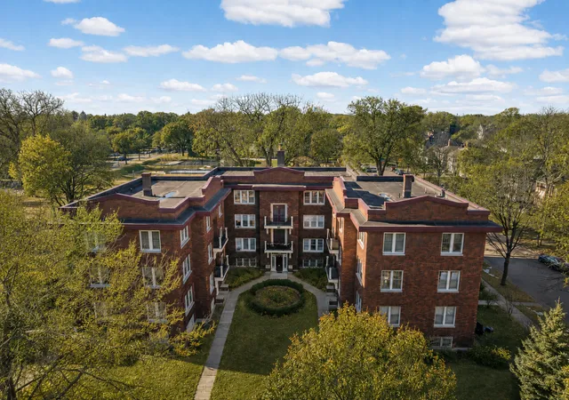 Photo 1 of Condo for sale at 127 Lexington Pkwy S #6, Saint Paul, MN 55105 | MLS# 7138524 | Listing updated on 2026-09-05