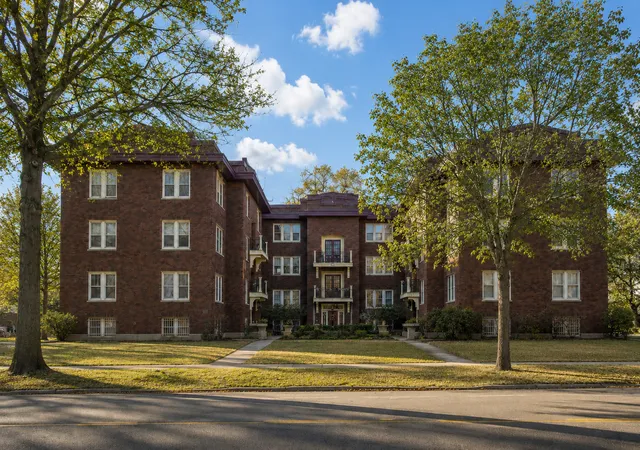 Photo 2 of Condo for sale at 127 Lexington Pkwy S #6, Saint Paul, MN 55105 | MLS# 7138524 | Listing updated on 2026-09-05