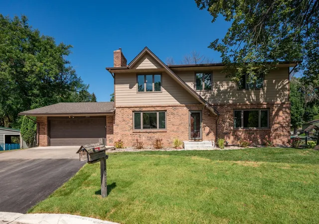 Photo 2 of Single family home for sale at 12070 Meadowlark Ct, Maple Grove, MN 55369 | MLS# 7138527 | Listing updated on 2026-09-15
