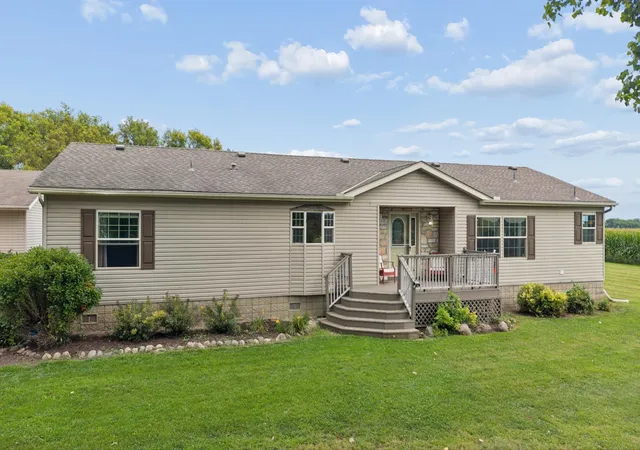 Photo 3 of Single family home for sale at 20210 County Rd 2, Silver Lake, MN 55381 | MLS# 7138561 | Listing updated on 2026-09-24