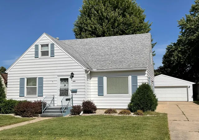 Photo 1 of Single family home for sale at 604 13th Avenue Sw, Austin, MN 55912 | MLS# 7138567 | Listing updated on 2026-09-29