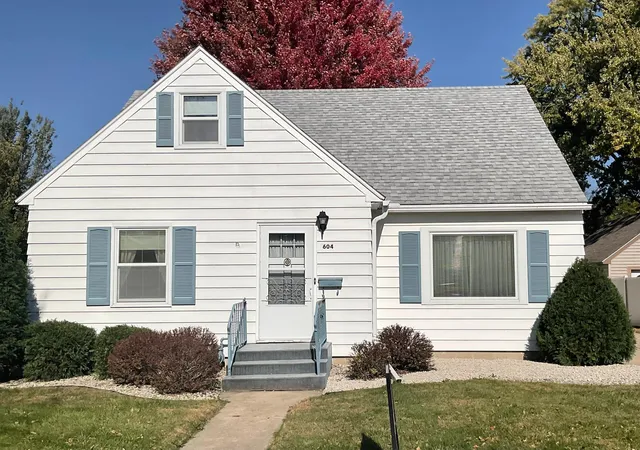 Photo 2 of Single family home for sale at 604 13th Avenue Sw, Austin, MN 55912 | MLS# 7138567 | Listing updated on 2026-10-21