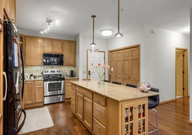 Photo 3 of Condo for sale at 7100 Metro Blvd #234, Minneapolis, MN 55439 | MLS# 7138577 | Listing updated on 2026-09-05