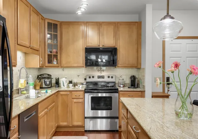 Photo 4 of Condo for sale at 7100 Metro Blvd #234, Minneapolis, MN 55439 | MLS# 7138577 | Listing updated on 2026-09-05