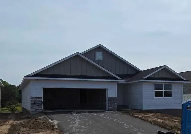Photo 1 of Single family home for sale at 7194 Agate Trl, Inver Grove Heights, MN 55077 | MLS# 7138583 | Listing updated on 2026-09-04