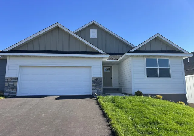 Single family home for sale at 7194 Agate Trl, Inver Grove Heights, MN 55077 | MLS# 7138583