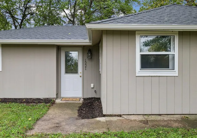 Photo 3 of Single family home for sale at 1221 Jefferson Rd, Northfield, MN 55057 | MLS# 7138586 | Listing updated on 2026-09-25