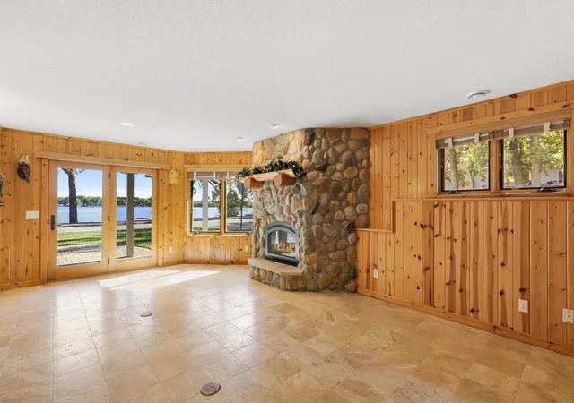 Photo 3 of Single family home for sale at 1001 Lakeshore Dr, Big Lake, MN 55309 | MLS# 7138627 | Listing updated on 2026-10-09