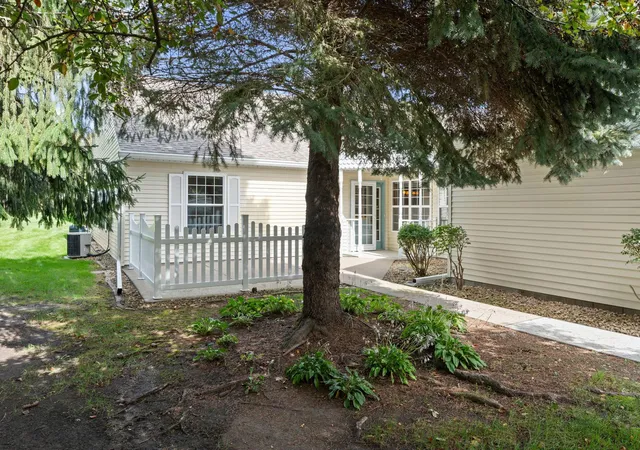 Photo 4 of Single family home for sale at 6939 Inverness Ct #43, Inver Grove Heights, MN 55077 | MLS# 7138668 | Listing updated on 2026-09-18