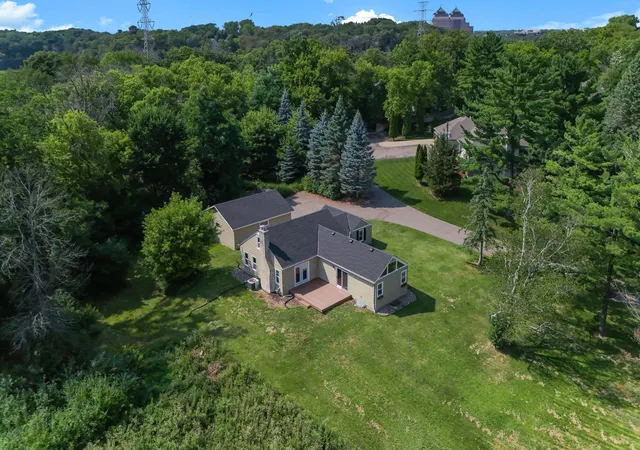 Photo 2 of Single family home for sale at 1922 Oakland Rd, Hopkins, MN 55305 | MLS# 7138685 | Listing updated on 2026-09-04