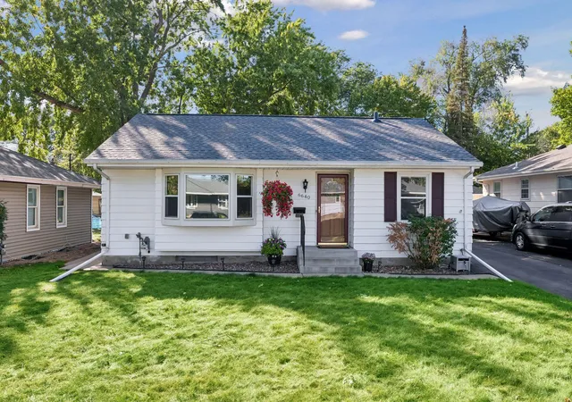 Photo 2 of Single family home for sale at 6640 15th Avenue S, Minneapolis, MN 55423 | MLS# 7138732 | Listing updated on 2026-09-18