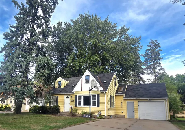 Photo 3 of Single family home for sale at 415 Adams Ave, Hopkins, MN 55343 | MLS# 7138733 | Listing updated on 2026-10-08