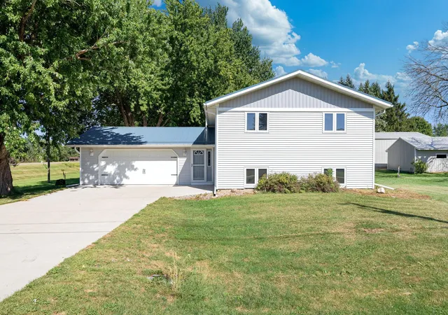 Photo 1 of Single family home for sale at 28 Leprechaun Ln, Mantorville, MN 55955 | MLS# 7138744 | Listing updated on 2026-09-05