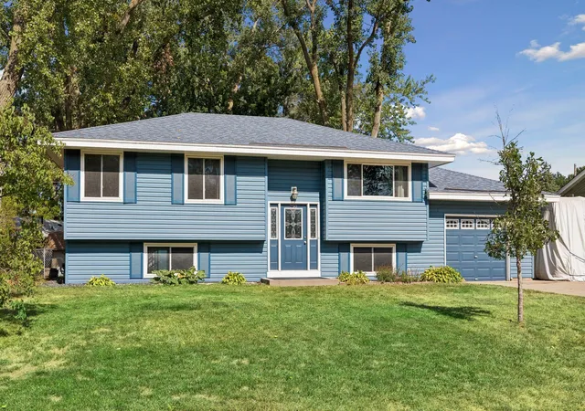 Photo 1 of Single family home for sale at 250 Stardust Blvd, Circle Pines, MN 55014 | MLS# 7138761 | Listing updated on 2026-09-16