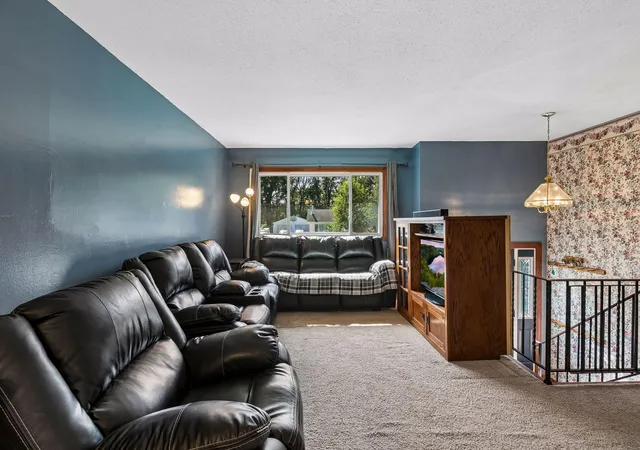 Photo 4 of Single family home for sale at 250 Stardust Blvd, Circle Pines, MN 55014 | MLS# 7138761 | Listing updated on 2026-09-22