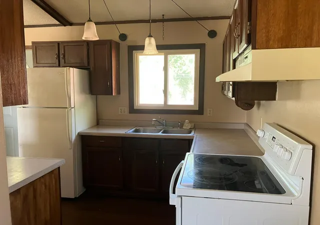 Photo 4 of Single family home for sale at 16 South St SW, Dodge Center, MN 55927 | MLS# 7138789 | Listing updated on 2026-09-15