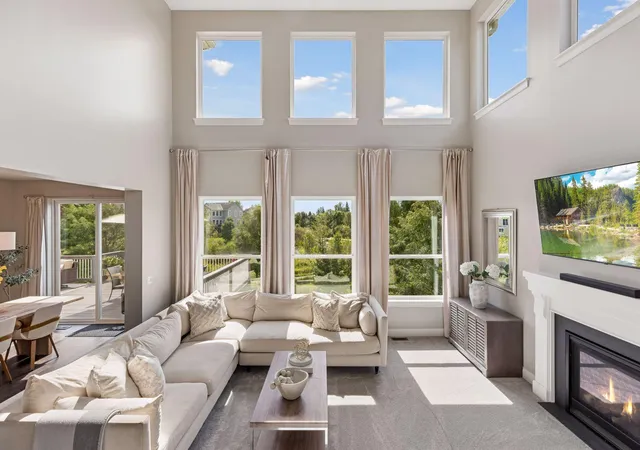 Photo 1 of Single family home for sale at 4061 San Vitero Cir, Chaska, MN 55318 | MLS# 7138791 | Listing updated on 2026-09-18