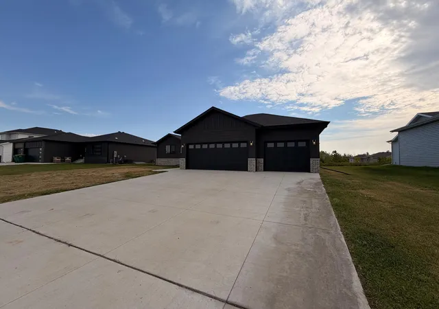 Photo 2 of Single family home for sale at 10258 Burgundy Dr, Horace, ND 58047 | MLS# 7138814 | Listing updated on 2026-09-06