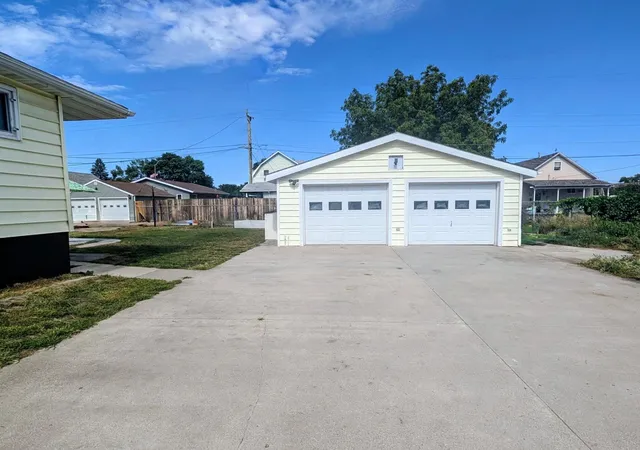 Photo 3 of Single family home for sale at 107 1st Avenue Sw, Dilworth, MN 56529 | MLS# 7138816 | Listing updated on 2026-10-09