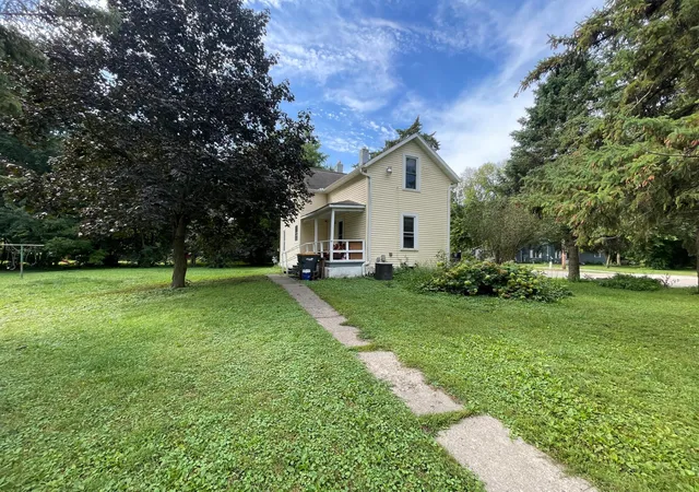 Photo 1 of Single family home for sale at 405 Central Ave S, Mapleton, MN 56065 | MLS# 7138858 | Listing updated on 2026-09-04