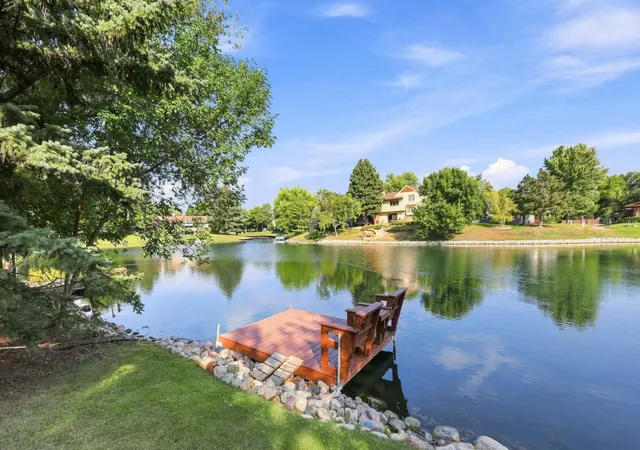 Photo 3 of Single family home for sale at 15 Fremont Dr S, Fargo, ND 58103 | MLS# 7138868 | Listing updated on 2026-10-27