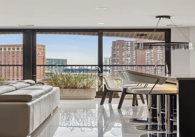 Photo 3 of Condo for sale at 1201 Yale Pl #1110, Minneapolis, MN 55403 | MLS# 7138872 | Listing updated on 2026-09-13