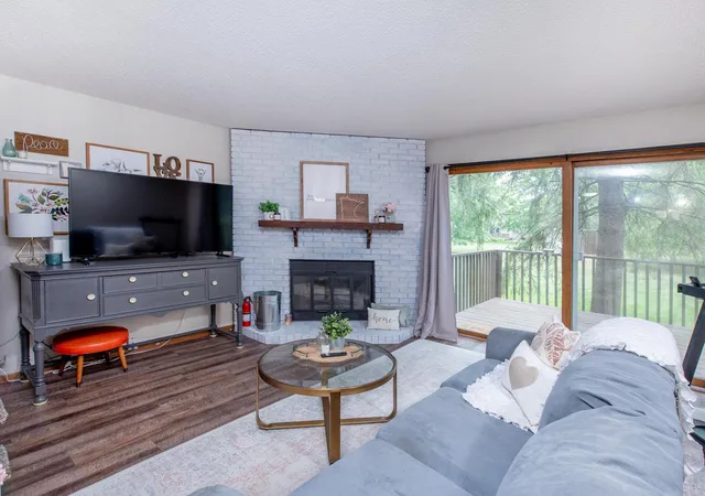 Photo 3 of Single family home for sale at 1883 County Rd E, Saint Paul, MN 55110 | MLS# 7138874 | Listing updated on 2026-10-23