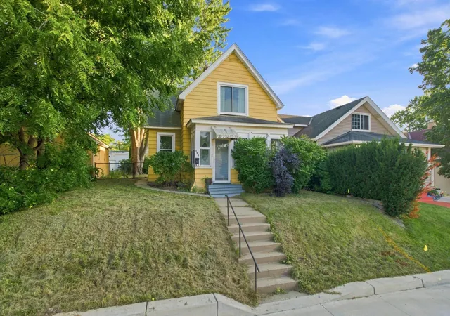 Photo 1 of Single family home for sale at 190 Annapolis St E, Saint Paul, MN 55118 | MLS# 7138895 | Listing updated on 2026-09-05