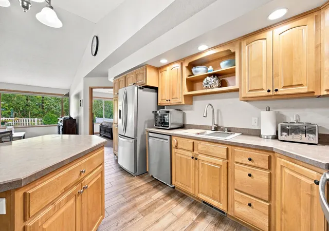 Photo 4 of Townhouse for sale at 1815 Bridgeview Blvd, Detroit Lakes, MN 56501 | MLS# 7138903 | Listing updated on 2026-09-17