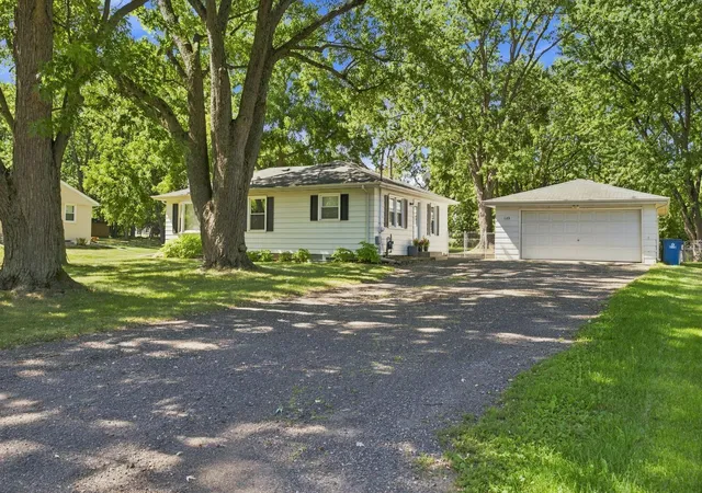 Photo 2 of Single family home for sale at 125 Hackberry Hl, Long Lake, MN 55356 | MLS# 7138906 | Listing updated on 2026-09-05
