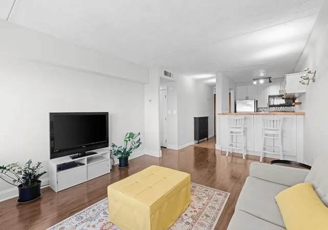 Photo 4 of Condo for sale at 1920 S 1st Street #1508, Minneapolis, MN 55454 | MLS# 7138910 | Listing updated on 2026-09-26