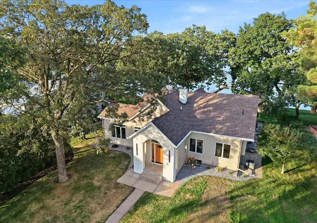 Photo 1 of Single family home for sale at 7 S Shore Dr, Forest Lake, MN 55025 | MLS# 7138930 | Listing updated on 2026-09-19