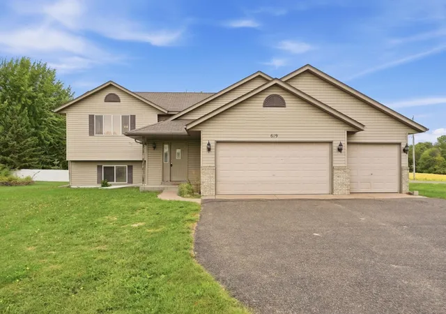 Photo 2 of Sale Pending at 619 Nelson Ln, Center City, MN 55012 | MLS# 7138932 | Listing updated on 2026-10-02