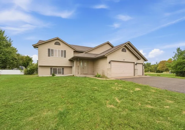 Photo 3 of Sale Pending at 619 Nelson Ln, Center City, MN 55012 | MLS# 7138932 | Listing updated on 2026-10-02