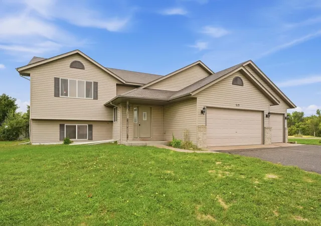 Photo 3 of Sale Pending at 619 Nelson Ln, Center City, MN 55012 | MLS# 7138932 | Listing updated on 2026-10-02