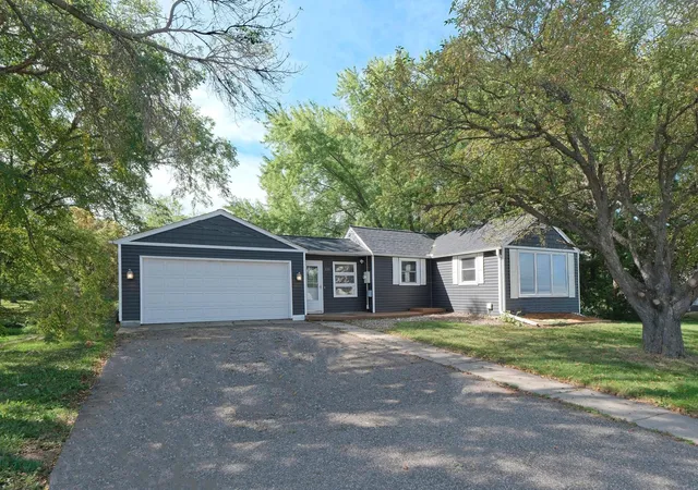 Photo 2 of Single family home for sale at 575 Hamel Rd, Hamel, MN 55340 | MLS# 7138947 | Listing updated on 2026-10-09