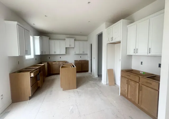Photo 2 of Single family home for sale at 642 Sierra Pkwy, Waconia, MN 55387 | MLS# 7138958 | Listing updated on 2026-10-21