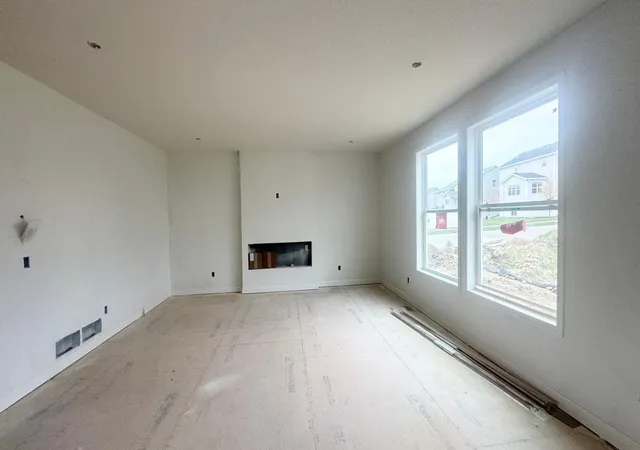 Photo 3 of Single family home for sale at 642 Sierra Pkwy, Waconia, MN 55387 | MLS# 7138958 | Listing updated on 2026-10-21