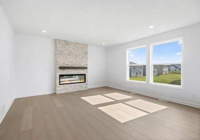Photo 4 of Single family home for sale at 642 Sierra Pkwy, Waconia, MN 55387 | MLS# 7138958 | Listing updated on 2026-09-15