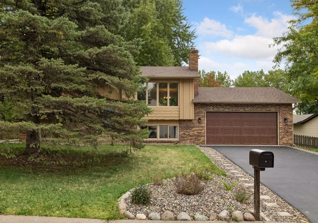 Photo 2 of Single family home for sale at 11315 40th Avenue N, Minneapolis, MN 55441 | MLS# 7138976 | Listing updated on 2026-10-09