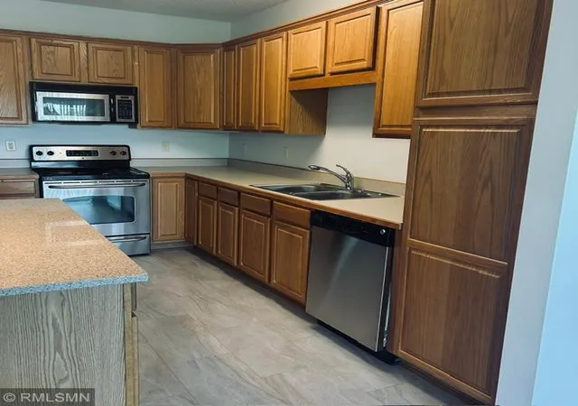 Listing Photo 4 - Condo for sale in building located at 8341 Lyndale Ave S, Bloomington, MN 55420 - Unit #419