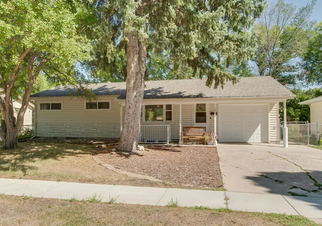 Photo 2 of Single family home for sale at 1842 15th Street S, Fargo, ND 58103 | MLS# 7138994 | Listing updated on 2026-09-13