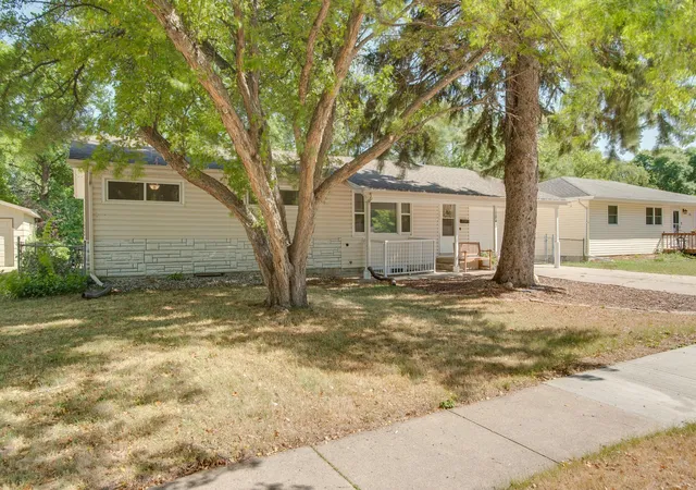 Photo 2 of Single family home for sale at 1842 15th Street S, Fargo, ND 58103 | MLS# 7138994 | Listing updated on 2026-09-13