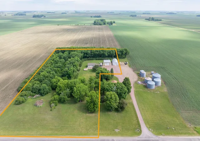 Photo 3 of Single family home for sale at 78772 290th Street, Madelia, MN 56062 | MLS# 7138995 | Listing updated on 2026-10-16